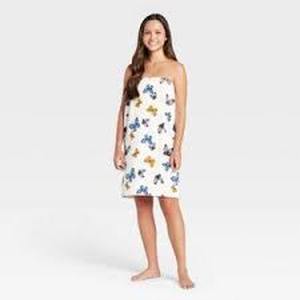 lot 177 image: Bath Body Wrap WhiteButterflies - Room Essentials