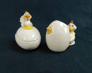 lot 31 image: Vintage 1981 Quon-Quon Chicken and Egg Creamer and Sugar Made In Japan