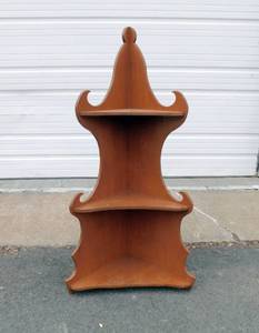 lot 28 image: Vintage Wood Corner Shelf
