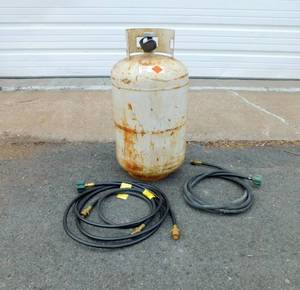 lot 67 image: 24 Inch Propane Tank