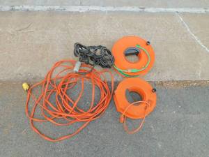 lot 70 image: Lot of Extension Cords