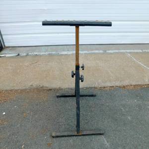 lot 64 image: Adjustable Roller Stand for Woodworking