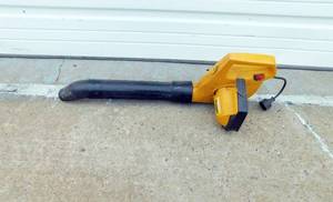 lot 71 image: Paramount Electric Blower Vacuum Model PB350