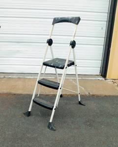 lot 76 image: Verner 3 Step Stool