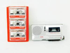 lot 10 image: Sony Clear Voice Plus Microcassette-Corder and 6 MC-90 Sony Micro Cassettes