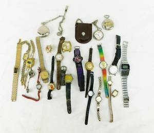 lot 37 image: Large Lot of Vintage Watches Including A Casio Data Bank 150, Scooby Doo, Tweety Bird, Pooh and More