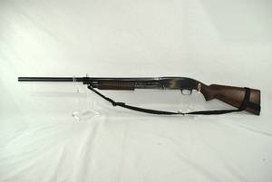 lot 1 image: Winchester Model 25 12ga Shotgun - Pump Action - Flawless wood & operation, beautiful shotgun