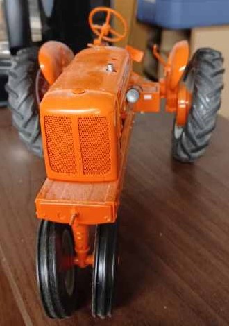 Franklin Mint Precision Model Allis-Chalmers WC 1/12 Scale Tractor