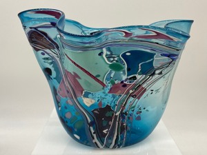lot 103 image: STEPHEN NELSON Art Glass Vase Sculpture - 1990
