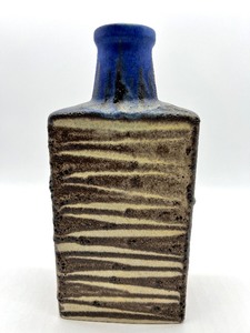 lot 95 image: SCHEURICH Iconic MCM Zig Zag Vase - West Germany