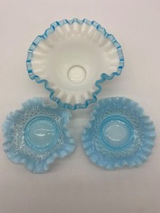 lot 201 image: Pair of FENTON Ruffle Hobnail Dishes and an Aqua Crest Bowl