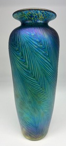 lot 130 image: RON MYNATT - Iridescent Feather Art Glass Studio Vase