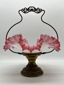 lot 191 image: Victorian Bridal Crimped Glass Bowl with Columbian Silver Company Genuine Plate Stand