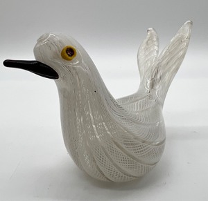 lot 248 image: Italian Latticino Art Glass Dove Bird