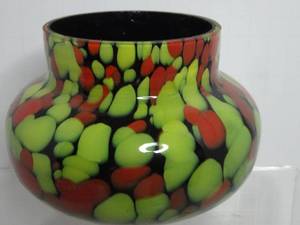 lot 253 image: Vintage Czech Studio Glass Squat Vase Spatter Green & Red on Black
