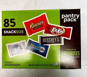 lot 109 image: 1x 85 ct box  Snack Size KitKat, Almond Joy, Reeses, Hersheys & York Peppermin Patties