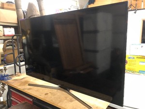 lot 17 image: Working SAMSUNG 55 Smart TV wRemote & Stand