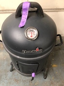 lot 19 image: CHAR-BROIL Grill & Smoker