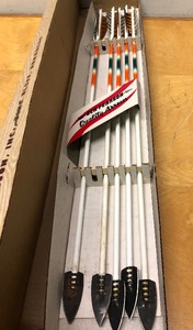 lot 79 image: Large Lot of Assorted HuntingArchery Arrows - 5 in box, plus 15 more