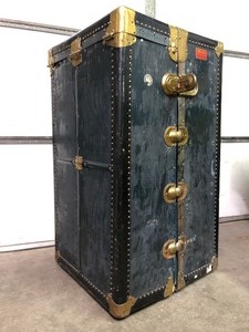 lot 84 image: Great Looking Antique Steamer Trunk by The Indestructo Trunk Company