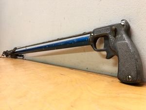 lot 85 image: Old Vintage CHAMPION Spear Gun