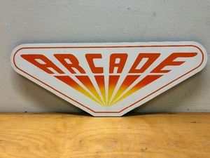 lot 91 image: Wooden Indoor ARCADE Wall Sign