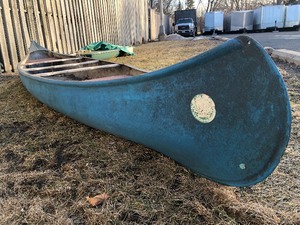 lot 129 image: 16 Fiberglass Canoe