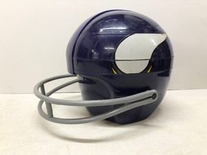 lot 159 image: Complete Vintage MN VIKINGS Football Helmet Picnic Set
