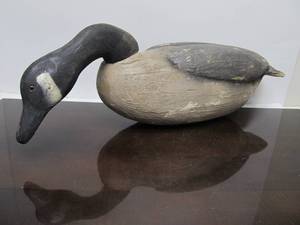 lot 241 image: Excellent Large Antique Carved & Painted Wood Canada Goose Decoy