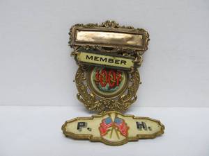 lot 252 image: 2 Antique Fraternal Badges - Including Oddfellows