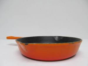 lot 279 image: Vintage Le Creuset Cast Iron Enamel Small Skillet