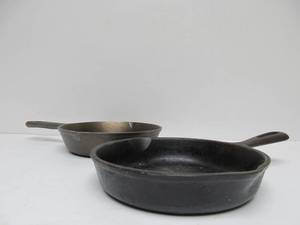 lot 281 image: 2 Vintage Small Cast Iron Skillets
