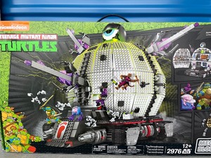 lot 208 image: LARGE New in Box TMNT Teenage Mutant Ninja Turtles Mega Bloks Technodrome Set