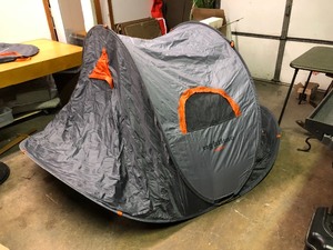 lot 224 image: Like-New RIGHTLINE GEAR Pop-Up Tent & Coleman Sleeping Bag