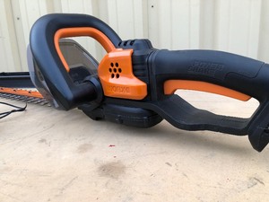 lot 321 image: Working WORX Cordless Trimmer