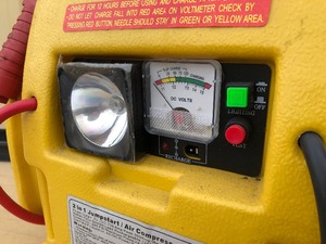 lot 300 image: Working Jump Starter wAir Pump