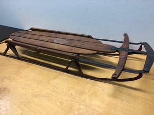 lot 238 image: Antique FLEXIBLE FLYER Planet Jr. Wooden Snow Sled