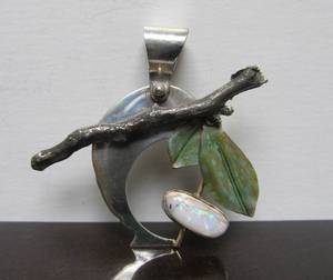 Excellent Sculptural Sterling Silver Nature Pendant by Bond Blackman w Stick Leaves &amp Opal&nbsp