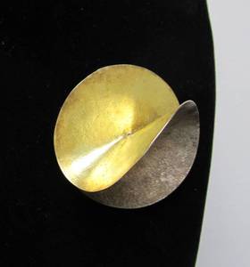 Impressive Round Sculptural Sterling Silver &amp 18K Gold Brooch