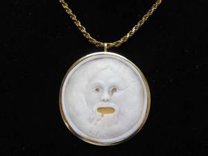 Exceptional 14K Gold Shell Cameo Pendant by Gennaro Borriello
