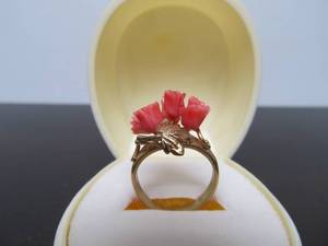 Solid 14K Gold &amp Carved Coral Ring - Size 6