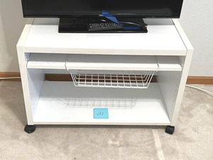 lot 21 image: Rolling TV Cart (30 W x 17.5 D x 19.5 T) - Bring help to remove (NO ON-SITE PAYMENTS)