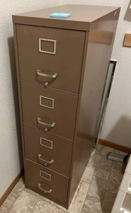 lot 31 image: Metal 4-Drawer Vertical Filing Cabinet - Bring help and equipment to remove