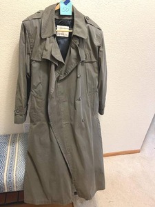 lot 50 image: Vintage London Fog Trench Coat (Mens 44 Long)