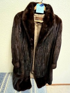 lot 55 image: Vintage Womens Fur Coat (Alixandre of New York) - Size Estimated 68 (NO ONSITE PAYMENTS)