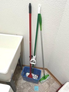 lot 65 image: Cleaning Supplies Lot - NO ONSITE PAYMENTS