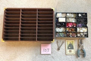 lot 103 image: Vintage Buttons and Display Case - NO ONSITE PAYMENTS