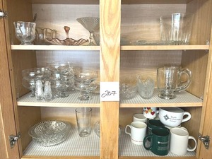 lot 207 image: Kitchen Cabinet Contents - NO ONSITE PAYMENTS
