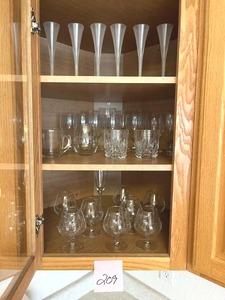 lot 209 image: Kitchen Cabinet Lot with 2 Crystal Tumblers - NO ONSITE PAYMENTS ACCEPTED