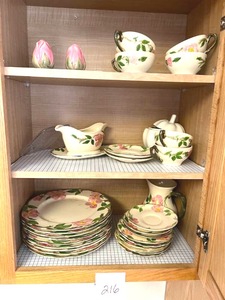 lot 216 image: Vintage Franciscan Desert Rose Earthenware (Made in USA) - NO ONSITE PAYMENTS.  PAY ONLINE BEFORE PICK-UP